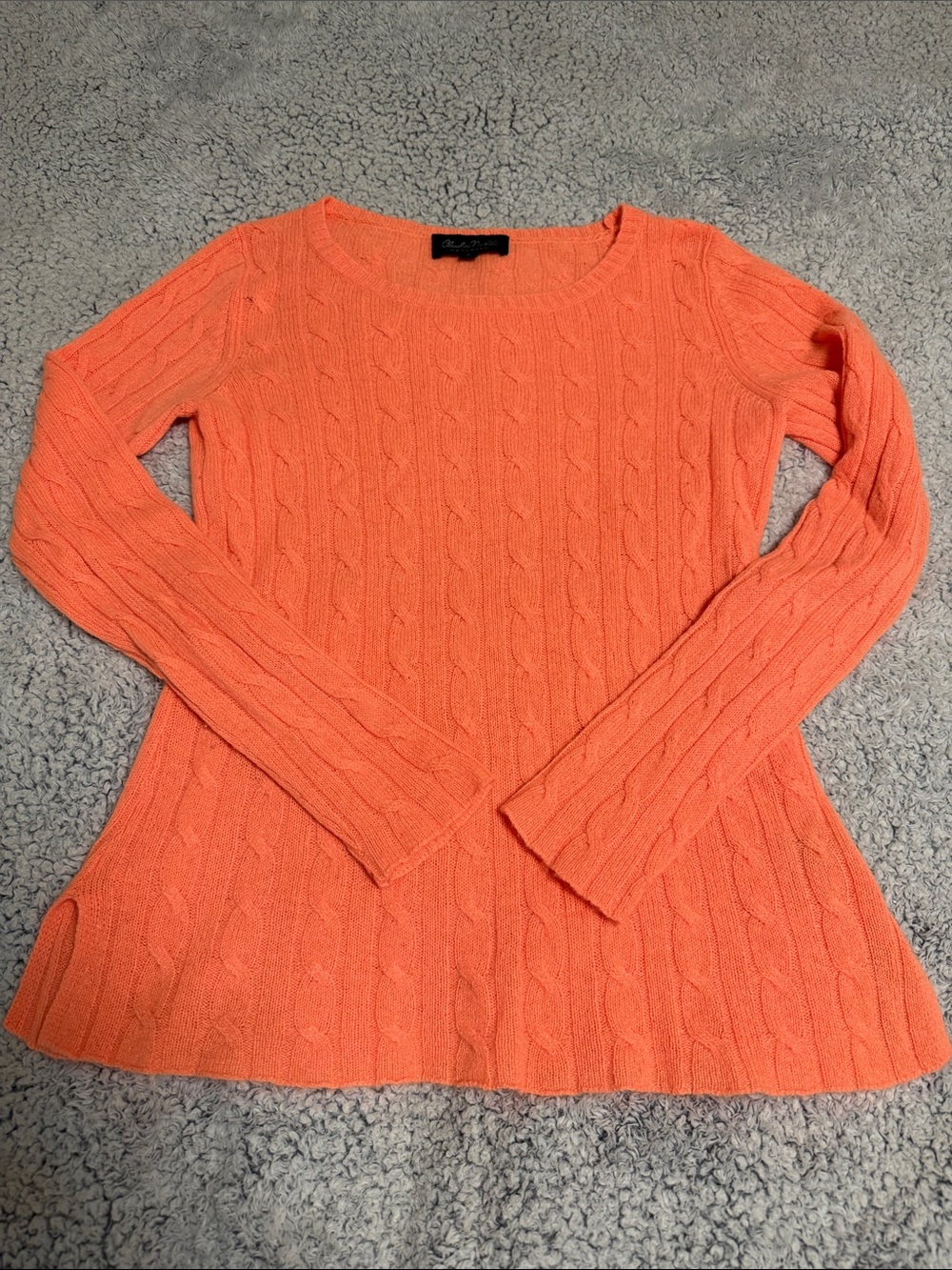 Women’s Cashmere Scoop Neck Cable Knit Sweater